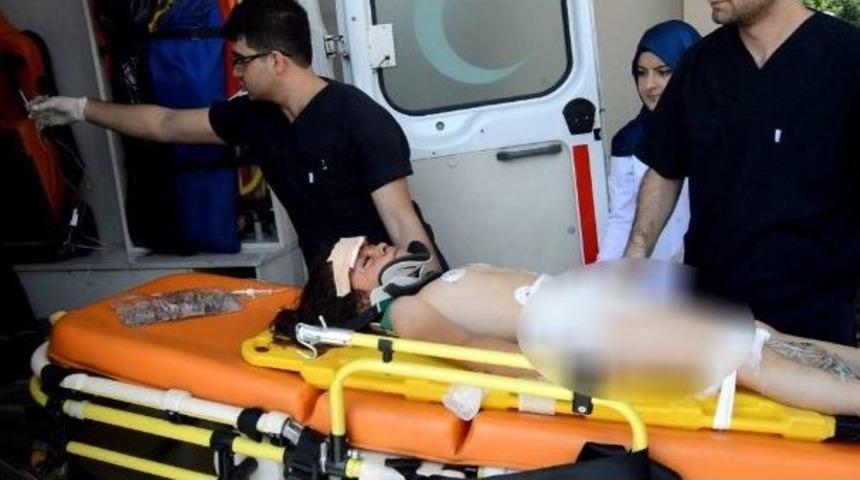 Engelli &Ouml;ğrencileri Taşıyan Minib&uuml;s Kaza Yaptı: 10 Yaralı