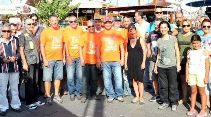 'iki Tekere Iki Kere Dikkat' Demek I&ccedil;in Motosikletle Tura &Ccedil;ıktılar