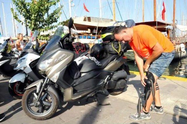 iki Tekere Iki Kere Dikkat Demek Için Motosikletle Tura Çıktılar 3