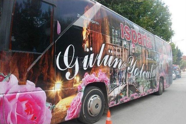 “gülün Yolculuğu” Otobüsü Afyonkarahisar’da Stant Açtı