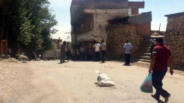 Silvan'da Hendek Kazan Pkk'lılarla Polis Arasında Çatışma