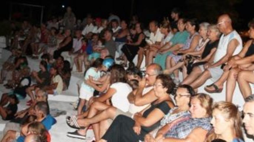 Ayvalık&rsquo;ta Eng&uuml;r&uuml; Sitesi Sosyo-k&uuml;lt&uuml;rel Etkinlikleriyle &Ouml;ne &Ccedil;ıkıyor