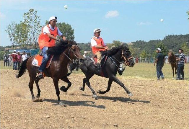 Rahvanlar Kayapa’da Tozu Dumana Kattı