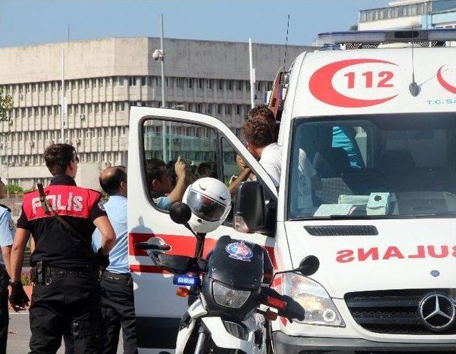 Alkollü Şahısların Bıçaklı Kavgasını Polis Ayırdı