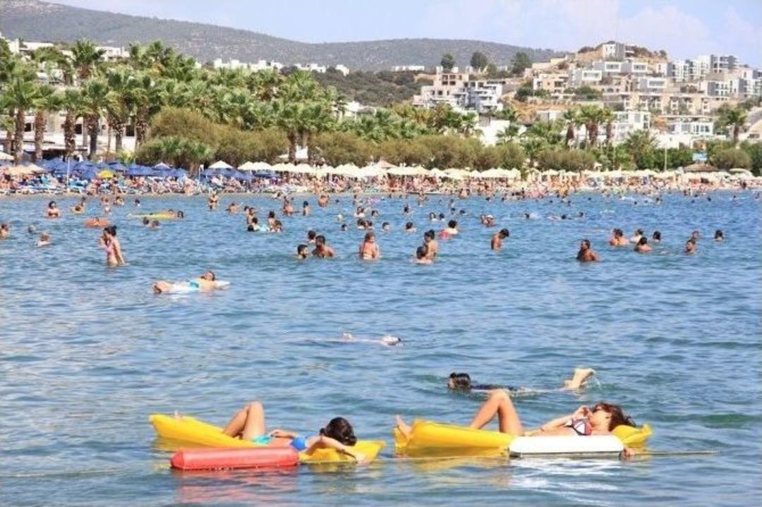 Bodrum&rsquo;da Sahiller Doldu Taştı