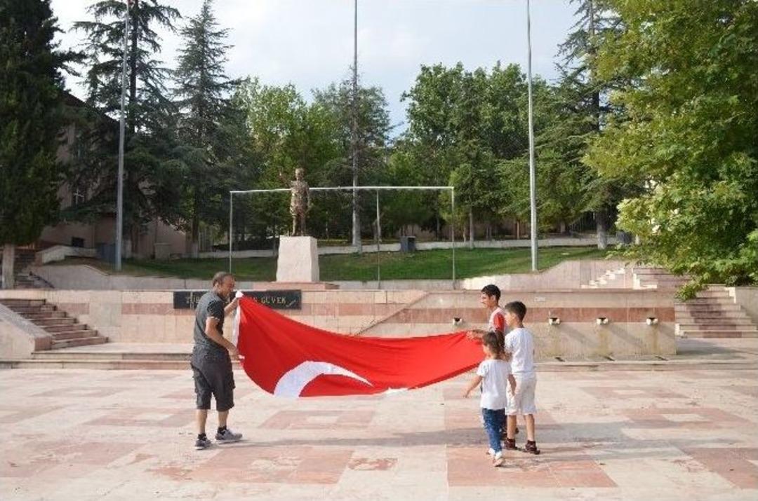 Bilecik&rsquo;te Tek Kişilik Ter&ouml;r&uuml; Protesto Eylemi