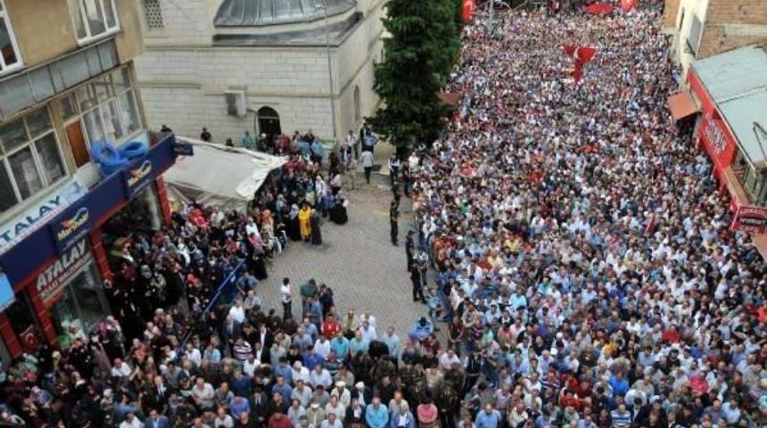 10 Bin Kişinin Katıldığı Şehit Cenazesinde Konuşan Erdoğan: Askerin De Polisin De Vurma Yetkisi Var