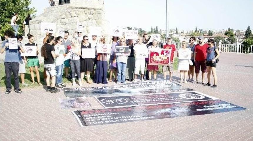 Faytona Binme Atlar &Ouml;l&uuml;yor Eylemi