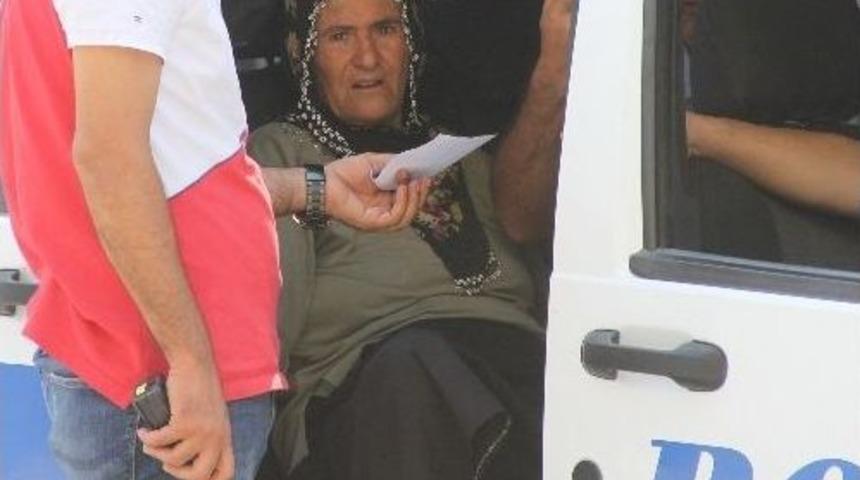 Otob&uuml;ste Uyuyakalan Kadın Soyuldu