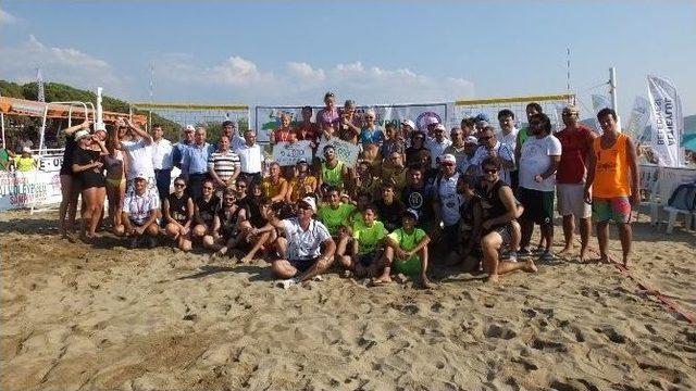 Burhaniye’de Uluslararası Plaj Voleybolu Sona Erdi 1