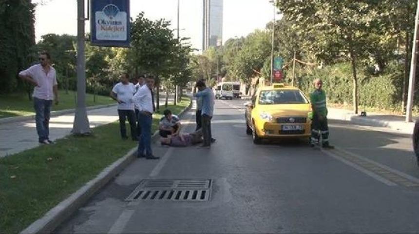 K&ouml;pekten Ka&ccedil;tı, Taksi &Ccedil;arptı