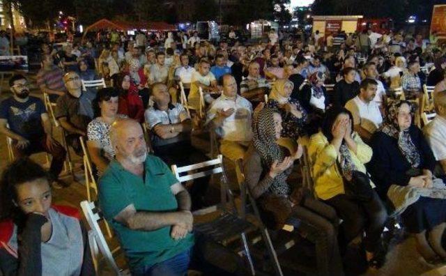 Adapazarı nda Deprem Kurbanları G&ouml;zyaşları Ve Dualarla Anıldı 1