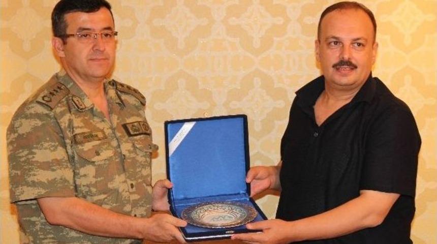 Tayini &Ccedil;ıkan İl Jandarma Komutanı &Ouml;zfidan&rsquo;a Veda Yemeği