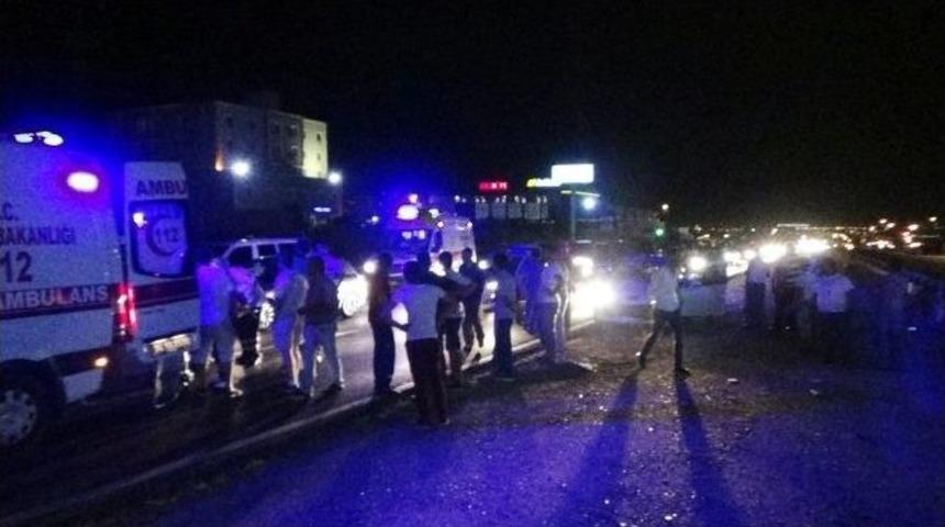 (&ouml;zel Haber) Karşıdan Karşıya Ge&ccedil;erken İki Aracın Altında Kaldı