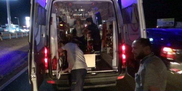 (&ouml;zel Haber) Karşıdan Karşıya Ge&ccedil;erken İki Aracın Altında Kaldı 1