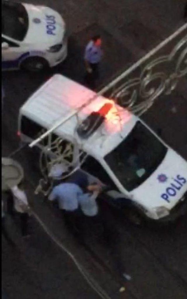 İstiklal Caddesi'nde 1 Dakika 19 Saniye