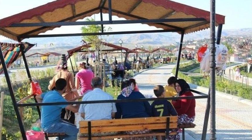 Sungurlu&rsquo;da Yeni Mesire Alanına Yoğun İlgi