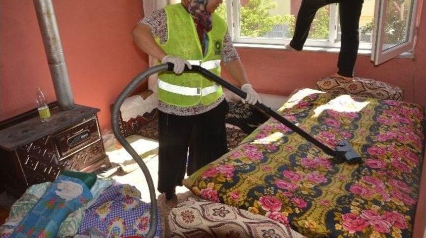 Ereğli&rsquo;de İhtiya&ccedil; Sahiplerine Ev Bakımı