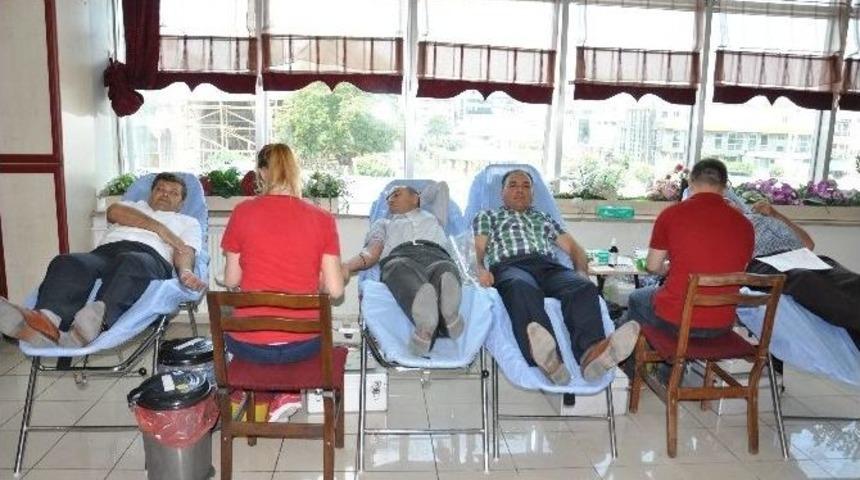 Sgk Personeli&rsquo;nden Kan Bağışı