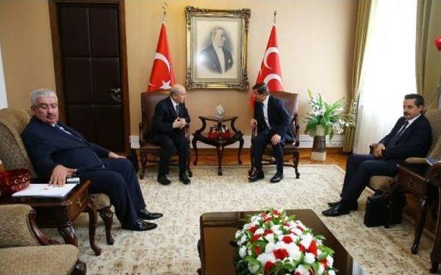 Davutoğlu Ve Bahçeli Meclis'te Görüştü