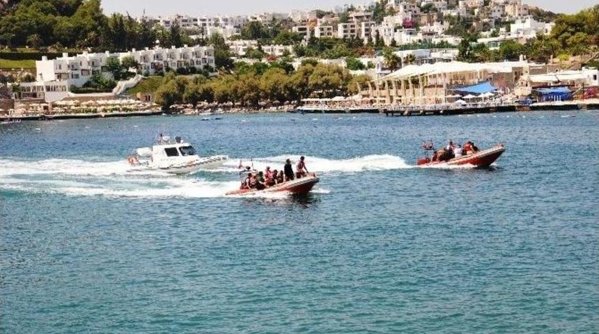 Şişme Botla Denize A&ccedil;ılan Ka&ccedil;aklar &Ouml;l&uuml;mden D&ouml;nd&uuml;