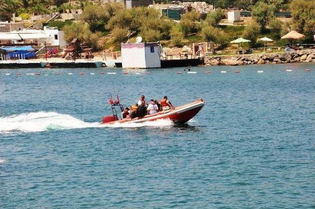 Şişme Botla Denize Açılan Kaçaklar Ölümden Döndü 1