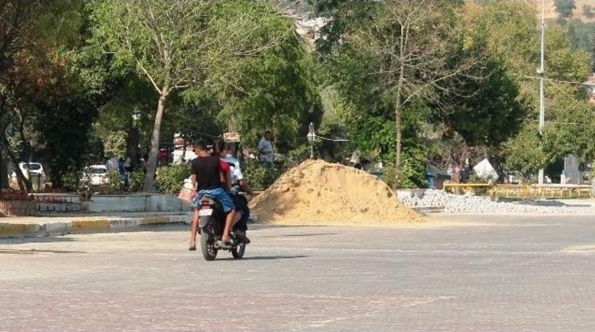 Kasksız Motosiklet Kullanımı Tehlikeye Davetiye &Ccedil;ıkarıyor