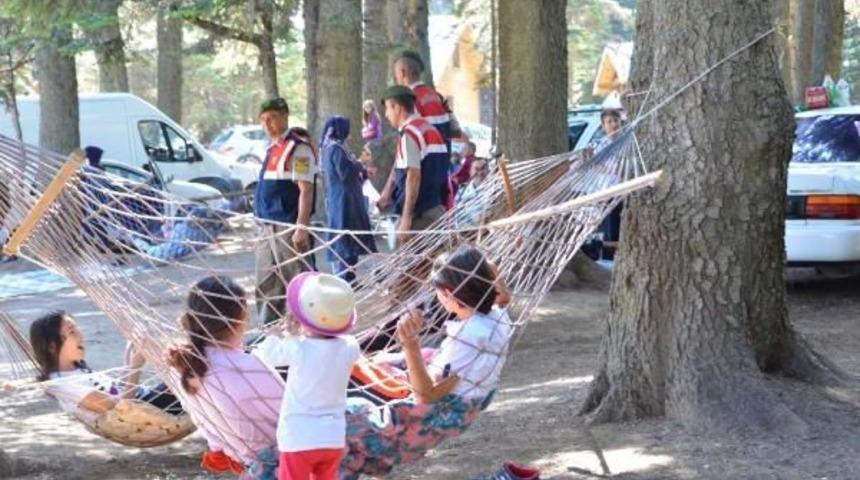 Sıcaktan Bunalanlar Uludağ'a Koşuyor