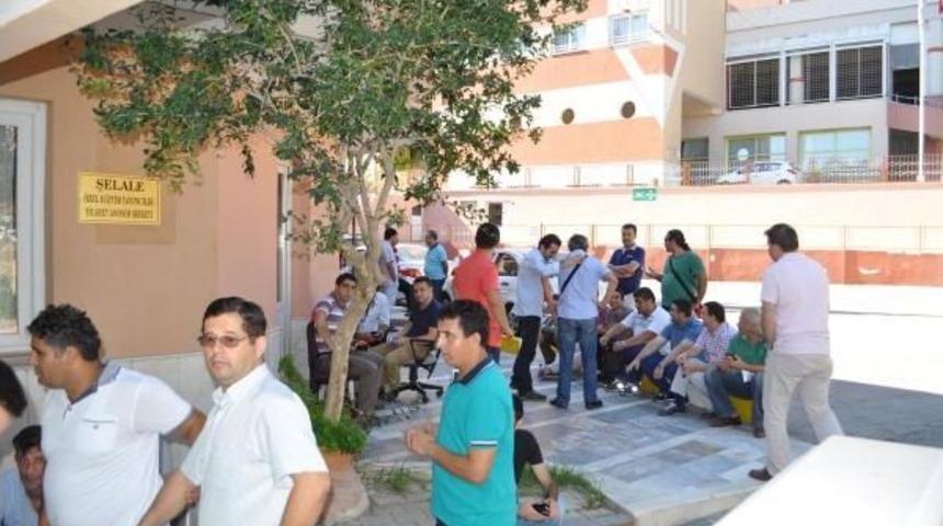 İzmir'de Cemaat Okullarına Operasyon; 8 G&ouml;zaltı / Fotoğraflar