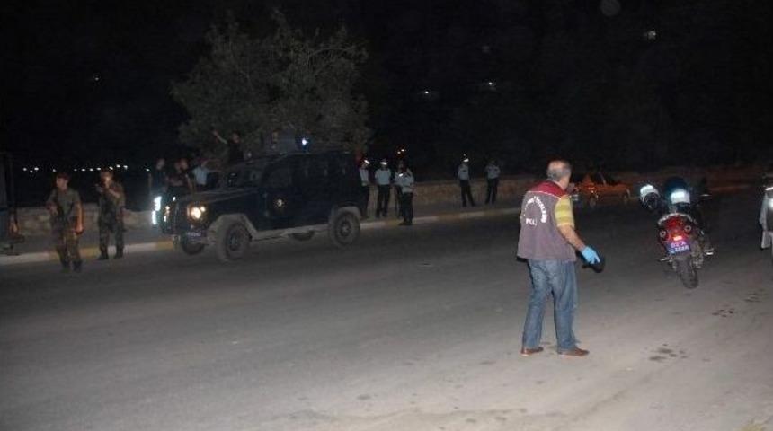 Adıyaman&rsquo;da Ka&ccedil;maya &Ccedil;alışan Şahıslar Polise Ateş A&ccedil;tı