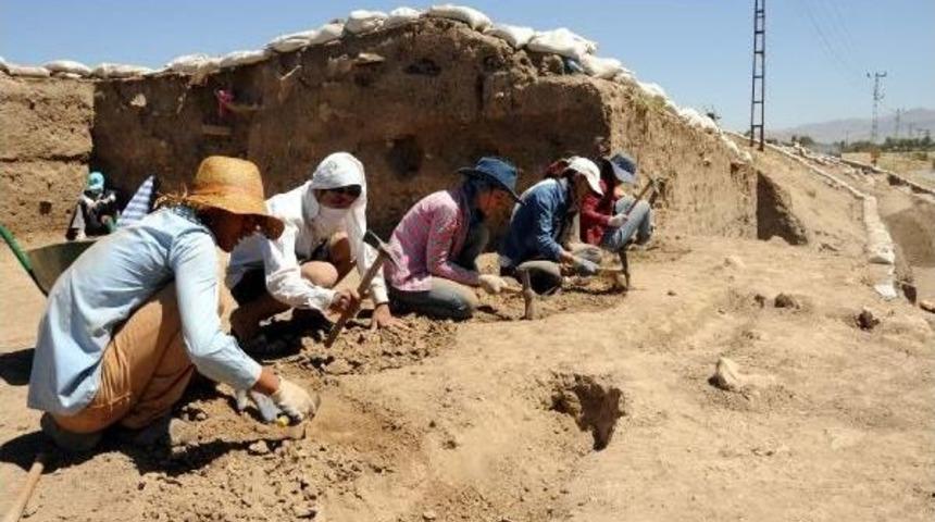 Van'ın 5 Bin Yıllık Tarihi Araştırılıyor