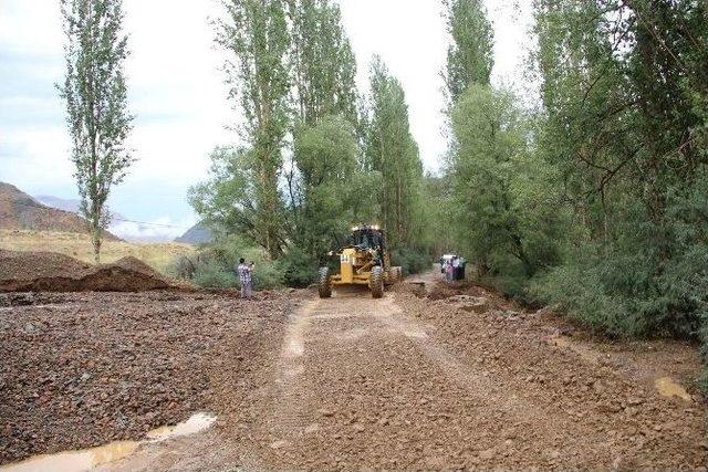 Sağanak Yağış Sele Dönüştü