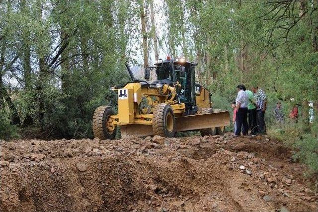 Sağanak Yağış Sele Dönüştü