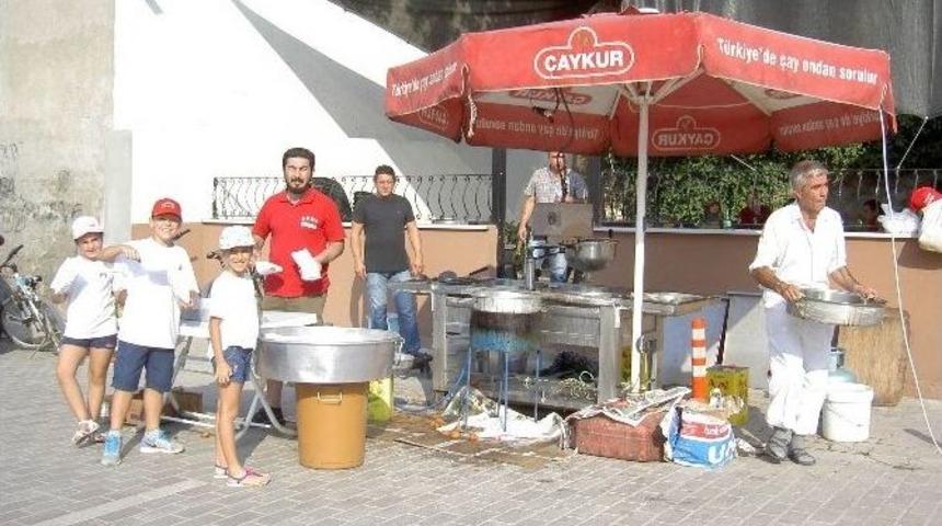 G&ouml;nen&rsquo;de, G&ouml;lc&uuml;k Şehitleri İ&ccedil;in Hayır Yapıldı