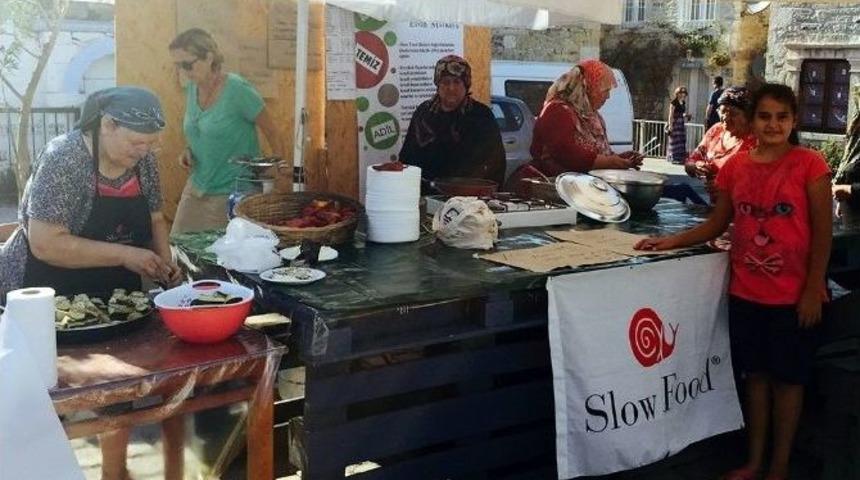 Fo&ccedil;a Yery&uuml;z&uuml; Pazarı&rsquo;nda Ağustos Telaşı