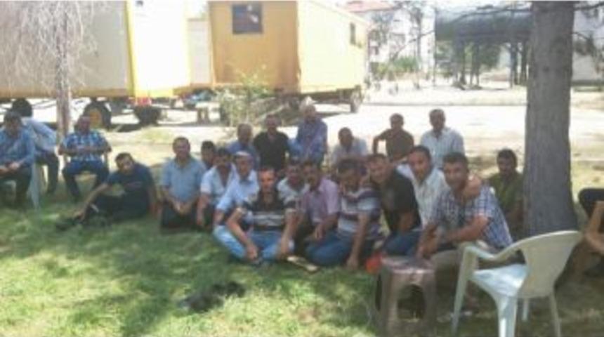 Karayollarında Taşeron İş&ccedil;iler İş Yavaşlatma Eylemine Gitti