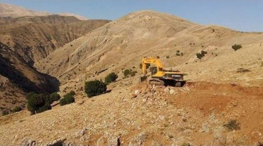 K&ouml;y Yolları Genişletiliyor