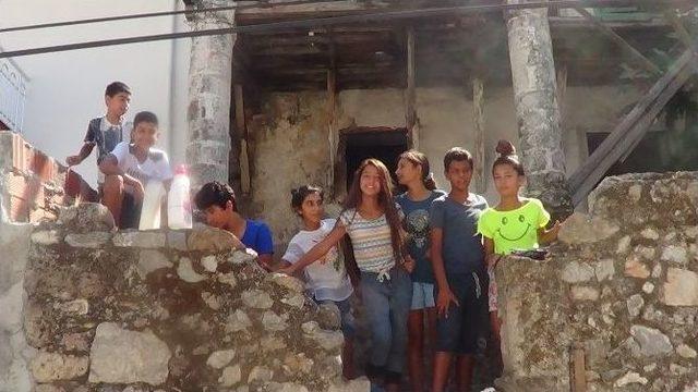 &Ccedil;ocuklar Oyun Oynayacak Alan İstiyorlar 1