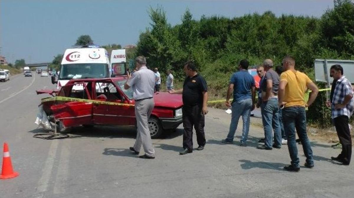 Ak&ccedil;akoca&rsquo;da Trafik Kazası: 1 &Ouml;l&uuml;, 1 Yaralı