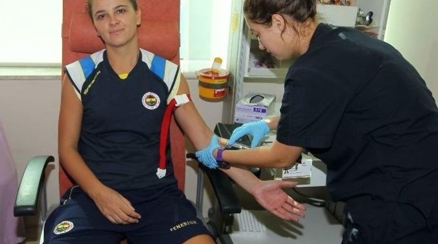 Fenerbah&ccedil;eli Basketbolcular Sağlık Kontrol&uuml;nden Ge&ccedil;ti