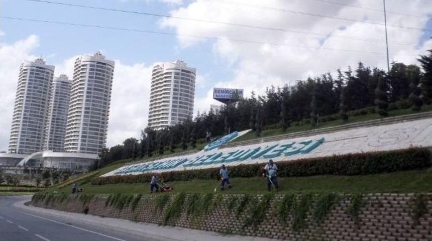 Başakşehir&rsquo;in Yeşil Alanlarında Bakım &Ccedil;alışması S&uuml;r&uuml;yor