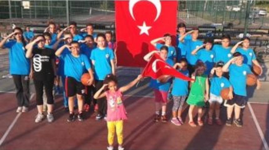 Minik Sporculardan Ter&ouml;r Olaylarına Tepki