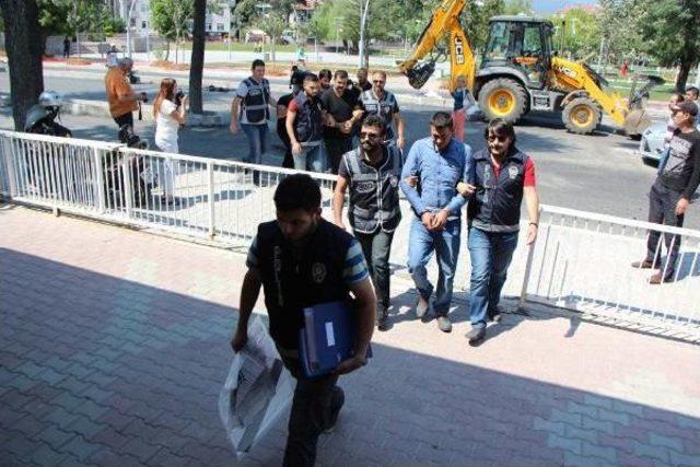 20 Tır ı &Ccedil;alıp Par&ccedil;alayıp Satan Şebekeye Operasyon 1