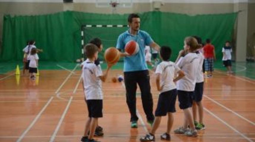 Yıldırımlı &Ccedil;ocuklar Basketbol &Ouml;ğreniyor