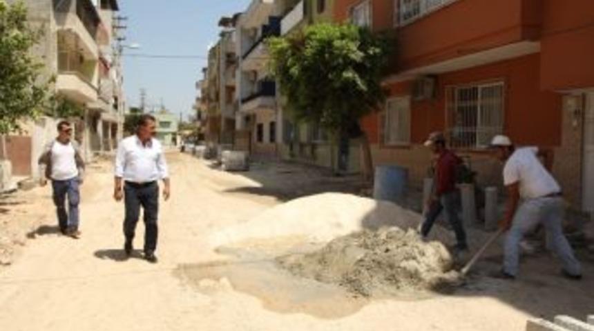 Toroslar&rsquo;da Kaldırım &Ccedil;alışmaları S&uuml;r&uuml;yor