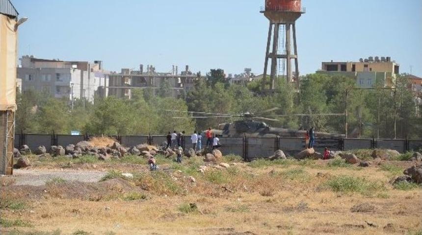 Viranşehir&rsquo;e 2 Askeri Helikopter İndi