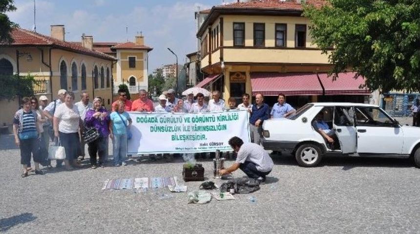 Tiyatral G&ouml;steri İle G&ouml;r&uuml;nt&uuml; Ve G&uuml;r&uuml;lt&uuml; Kirliliğini Protesto Ettiler
