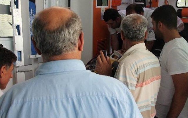 Pkk&rsquo;nın Yola Patlayıcı D&ouml;şediği Arıcak&rsquo;ta, Hasta Ve Kazazede Helikopterlerle Taşındı 1