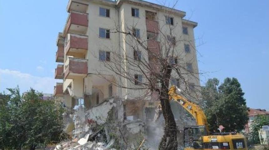 &Ouml;nlem Alınmadan Yapılan Yıkım Korkuttu