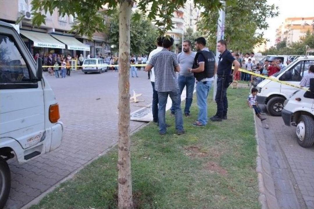 Taşlı, Sopalı, Bı&ccedil;aklı Kavga: 1 &Ouml;l&uuml; 4 Yaralı